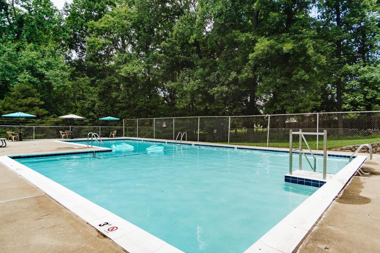 Tranquil Luxury: Modern Comfort! Lynchburg Exterior foto